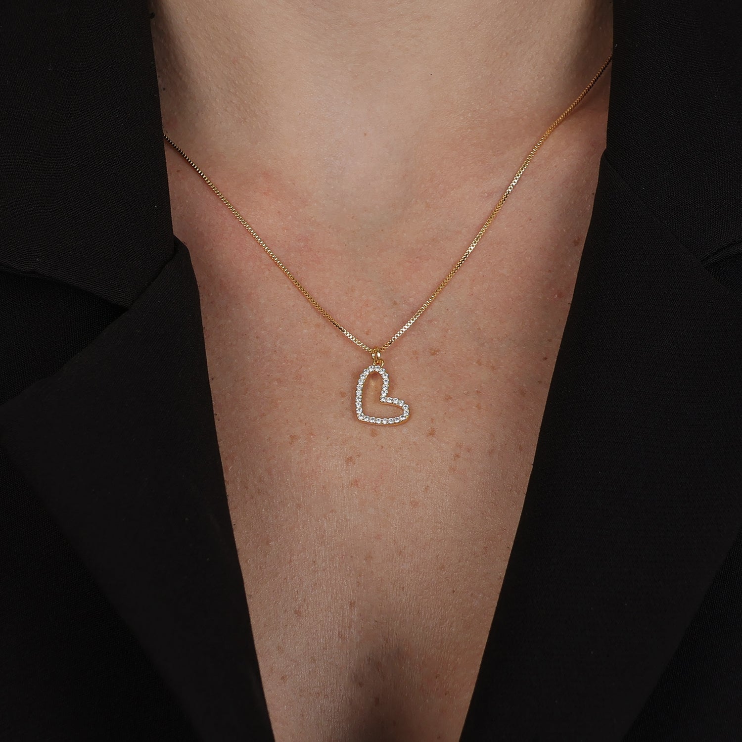 Colar Dourado de Coração Irregular Vazado com Zircônia - Galeria