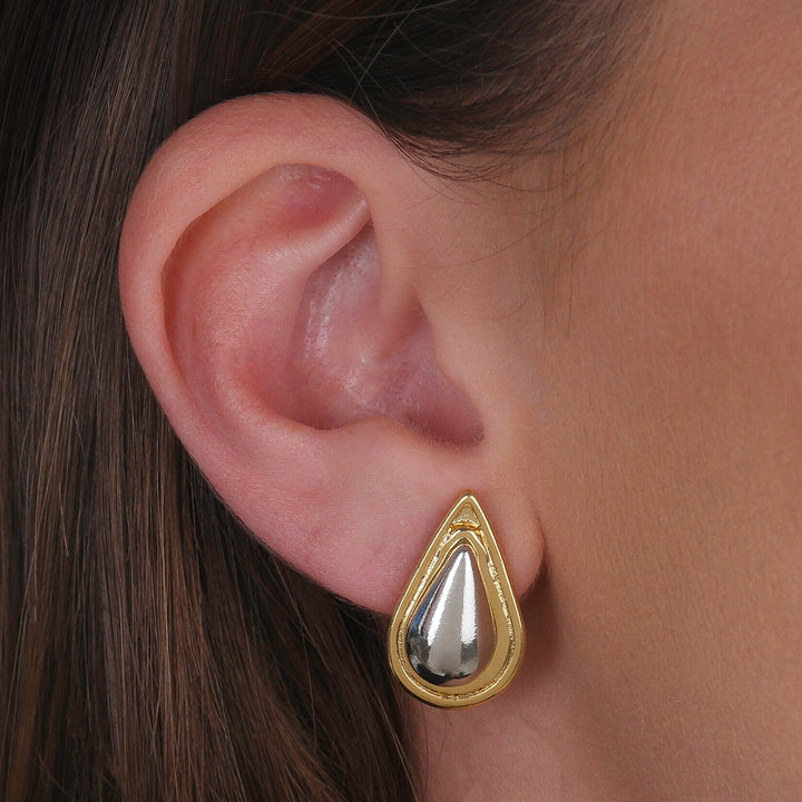 Brinco Dourado e Prateado Formato Gota - Galeria