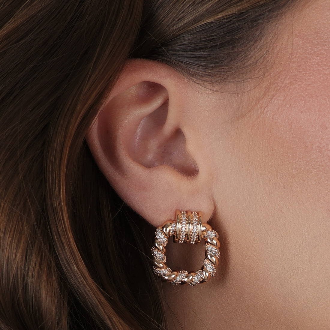 Brinco Dourado de Gala Trançado com Zircônia - Galeria