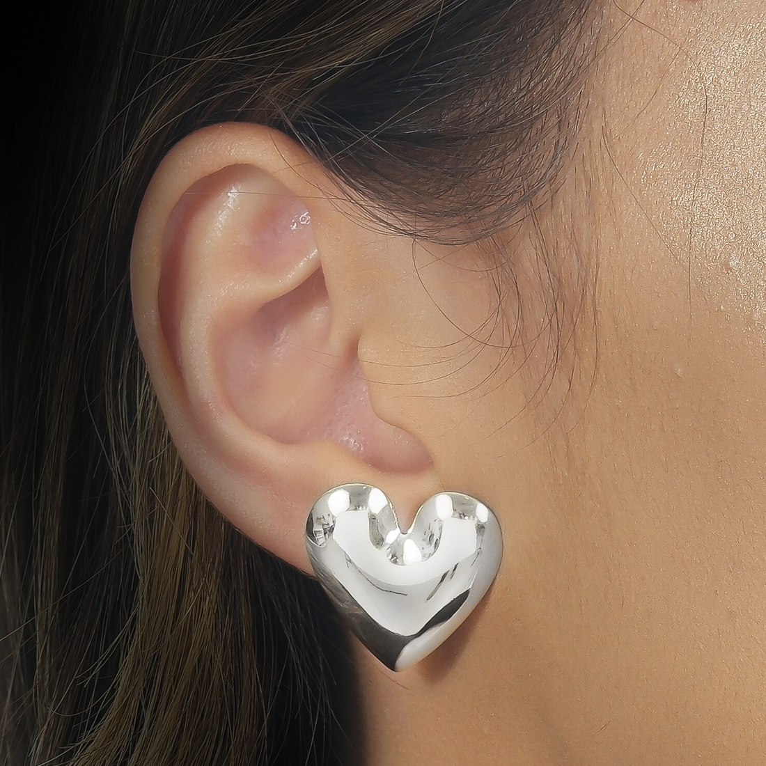 Brinco Prateado de Coração Liso - Galeria