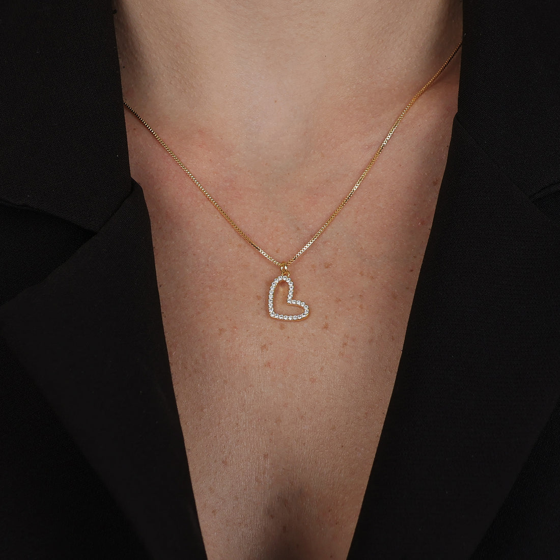 Colar Dourado de Coração Irregular Vazado com Zircônia - Galeria