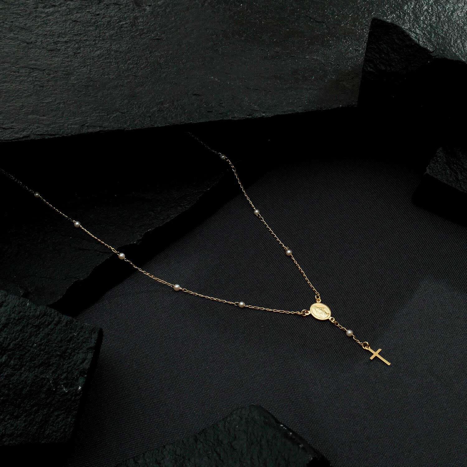 Colar Dourado Religioso Terço Cruz e Pérolas - Galeria